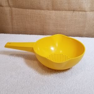 Vintage Tupperware Small yellow colander strainer